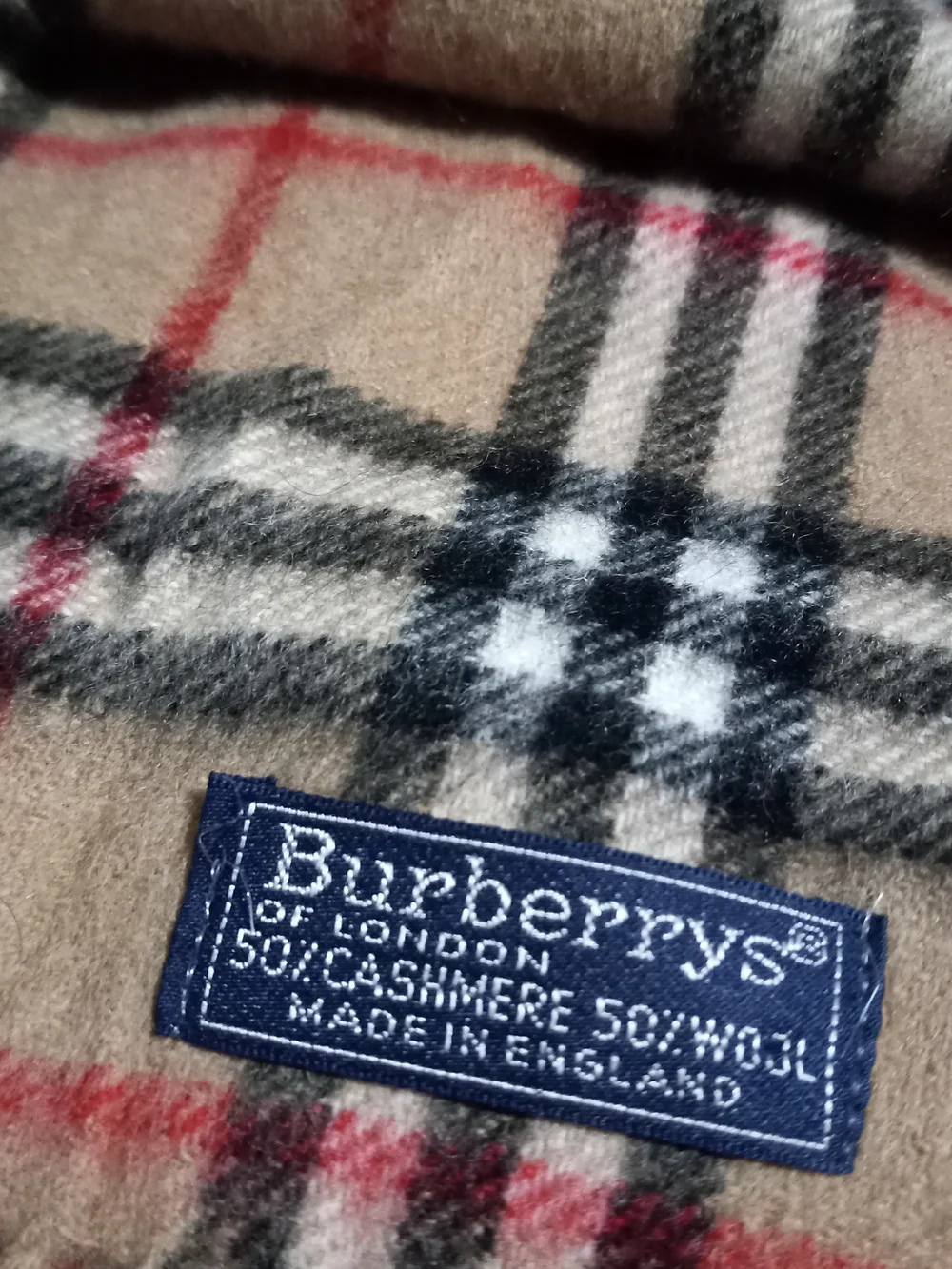 Burberry Nova Check Wool Scarf with Red and Black Accents - Picture 3 of 3